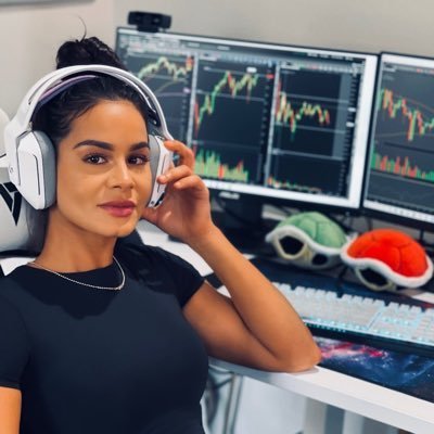 Mom | Trader | Mentor 👩🏽‍💻📈👧🏻☕️📚🌴📊 Send me a dm for trading value and education 🎯