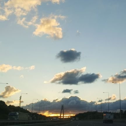 AytenYlmzK's profile picture. 