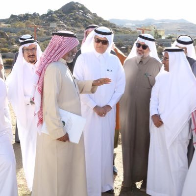 أستاذ علوم الغابات والبيئة جامعة الملك سعود سابقا. وخبير التأهيل البيئي والزراعي وحصاد مياه الأمطار بالمدرجات الزراعية والغابات ومستشار بوزارة البيئة حاليا.