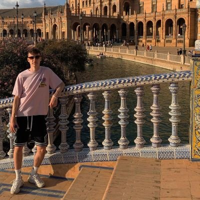 SimonDusek10's profile picture. Jediný oficiální twitterový účet Šimona Duška.