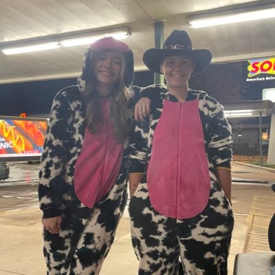 madz_meuli28's profile picture. life is really shitty rn but at least I have her 💜