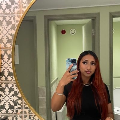 Naheedaaaa's profile picture. :)