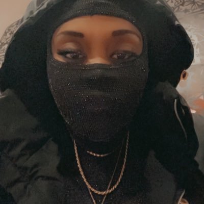 alternative black girl 🇯🇲 if you’re a man keep your opinion to yourself.
