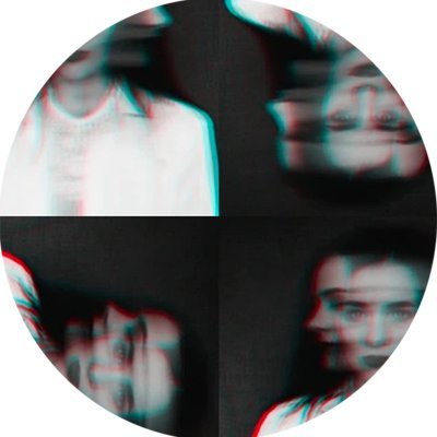 juste une fille comme tout le monde. de temps à autres je parle aux bots et aux trolls. pas de droite, surtout pas de gauche, ni d'extrême ni de milieu...