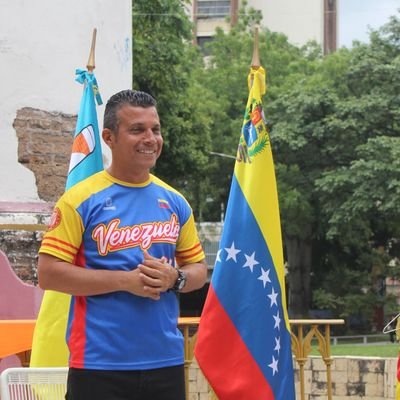 Alcalde Comunero y Chavista del Municipio Mario Briceño Iragorry, del Estado Aragua.
Trabajamos con esfuerzo para lograr #UnMBIPotencia 💪🏽🇻🇪