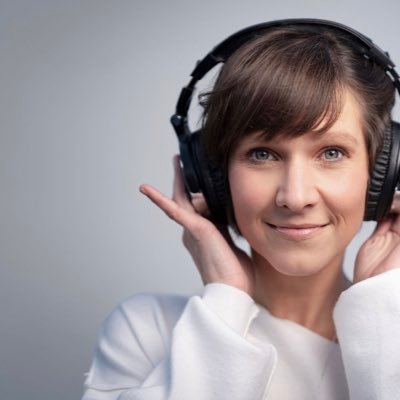 #VoiceActor, #VoiceOver, #Narrator, #Dubbing, #VR #Gamer Phoenix_Ash, #Author of The Awakening Trilogy.
Let’s laugh & love.