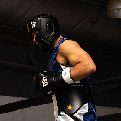 boxeador amateur 
ig: joaquin_smm_