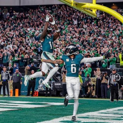 Wolves and Eagles 🦅 fan. Dynasty fanatic. The Wire is the greatest show of all. Indulging in peak fiction = novels