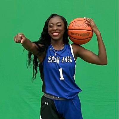 Makayla Harris, 5”10 Junior PG/SG. I'm a dedicated and hardworking student athlete who is determine to play at the highest level.