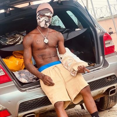 When chasing the bag💰 Try ur best never to lose what money 💵💶 cannot buy ( big name) #Lovekiss 🧍♂️@TeslaToy_ 🎱 #NoData ❌ bigger Energy #chiefomamoke 💦