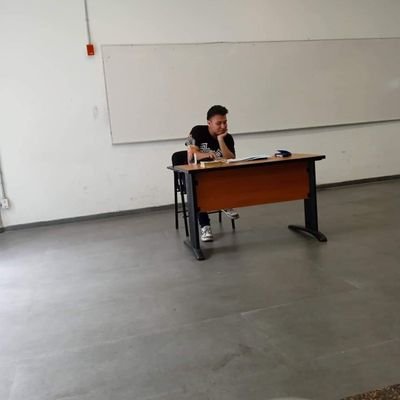 Estudiante de Filosofía con intereses en filosofía antigua, ética, metafísica y filosofía de la mente.