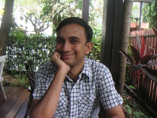 Self-proclaimed dreamer & thinker; Placed in New York City, wandering at The End of the Universe. And oh, dabbles in consulting for media companies too.