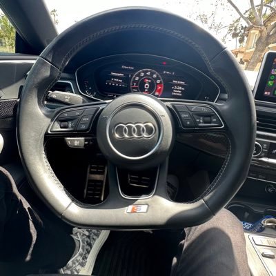 RickyyyyR's profile picture. 