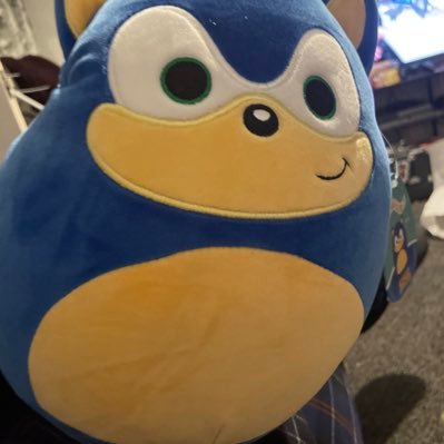 raintriggerylw's profile picture. Does anyone read these l