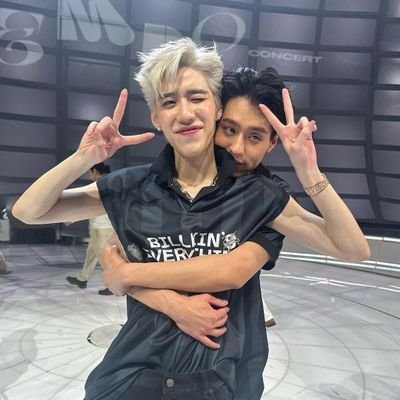 my life:🎧🎬📷🖼️🌊🌄🍻🍔💐
my love:@bbillkin @ppkritt BKPP❤️💙🧡💗