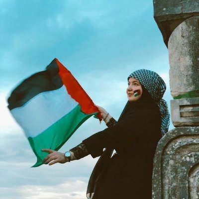 إذا التاريخ أسماني فلسطيني، فمن في الأرض يجرأ أن يتحداني.