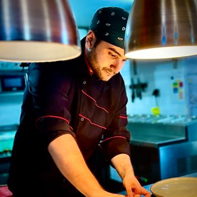 🚀 Team leader & project manager 🍳 Skilled cook 🎮 Former competitive gamer.