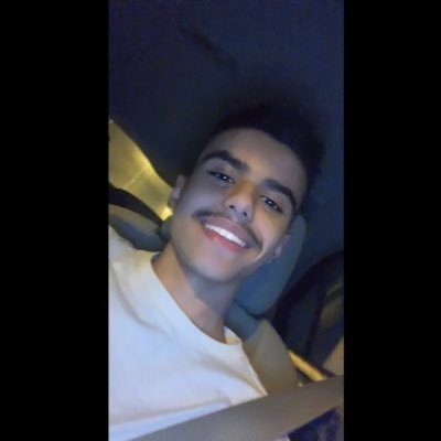 عٍلﻤتنيِ آلحيِآة أن آحترﻤ عٍقول آلبشر ولگن لآ أثق فيِهـﻤ 🥀