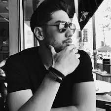 KeriHoward51761's profile picture. Thời gian là một giáo viên tốt, dạy cho chúng tôi rất nhiều, đầu tiên bạn phải tin vào chính mình