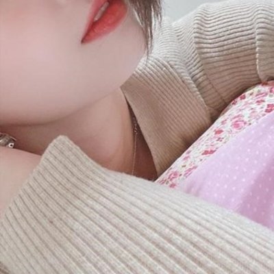 22🚺 // 153 // えろ経験少 // 出会いなさすぎ // 食べ歩き好き // フォローDM⭕