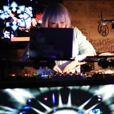 元ニコ生主(広橋涼さんのキャラ声真似､七色声帯で歌みた)/アニソンメインDJ(出演依頼は固定ツイ参照)/コスプレ/福山潤出演作品を中心にアニメ視聴/モンハン(イヴェルカーナ信者)/ポケモン(SV､ユナイト)/ウマ娘/遊戯王/乙女ゲ/音ゲ/BL/SMAPは永遠の推し/最愛の夫➞@Ferir_6960/※抑うつ状態診断あり