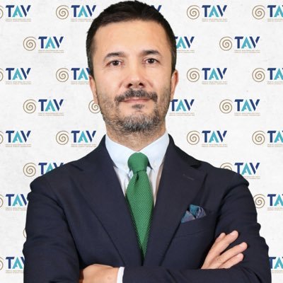 Viyana T.Ünv.Medya/Blşm, Y.Lisans N.Ü Siy. B.Uls. İlş., TAV Kurumsal İletişim Direktörü, DİSAD Dijital Sanat Der. YK, @tavakfi @digitalartfesti