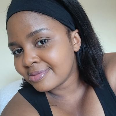 //Mother🤱// family😍//firstborn❤//teacher❤//music 🎶//I am my tweets.//
very much of an indoor person//Capricorn ♑️ 🐐