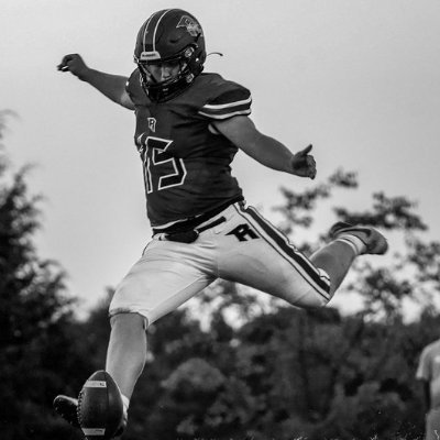 Kicker+Punter-Lefty/Rossview High 2026🏈 |6’0 220:/3.7 GPA/NCAAID#2311154980/mickcasto@yahoo.com