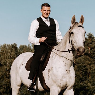 RozMightBeHere's profile picture. 