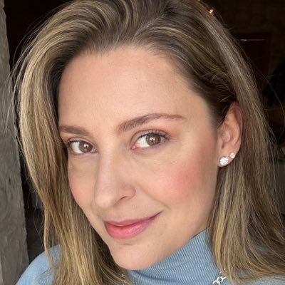 caroltsguima's profile picture. 