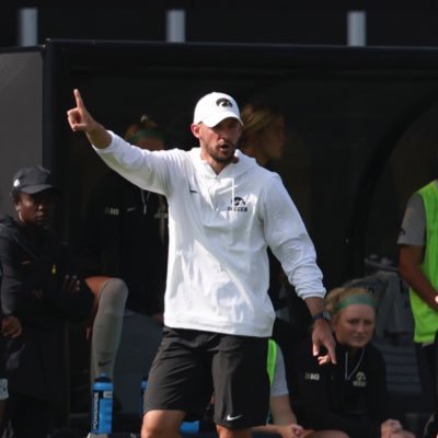 @hawkeyesoccer Asst Coach ⚫️⚽️🟡.
