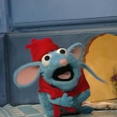 aberklarolin's profile picture. nicht-binär | queer | dauermüde