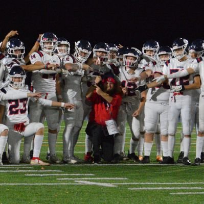 Defensive Coordinator for the Senior Varsity Vernon Panthers Football Team 🏈 - 
2023 BC Champions 🏆-
Lover of Cooked Meat 🥩 - 
Fine Drinks and Friends 🍻 -