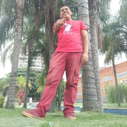 Hola soy Andrew .. #VenezuelaquierePaz🇻🇪
#Reposteria🍰
#Panaderia🥖
#CocinaNavideña🌾
#Pasapalos🌹..y simplemente la #Vidareal ..sígueme para más videos 🥳