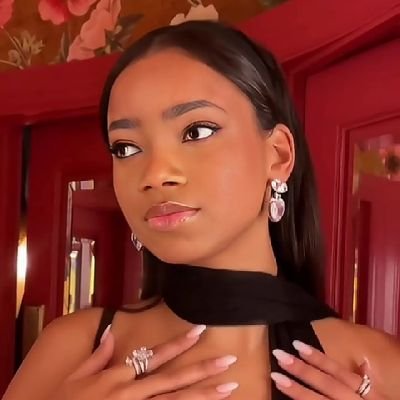 PetersonSi45907's profile picture. Stress free.