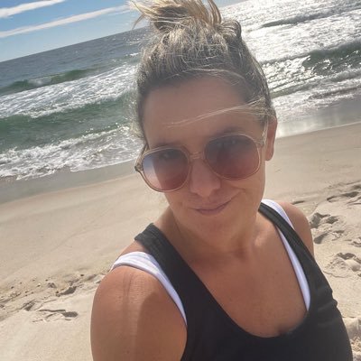 ☀️Hamptons local 💪Helping small businesses get social 🌊Raising my crew