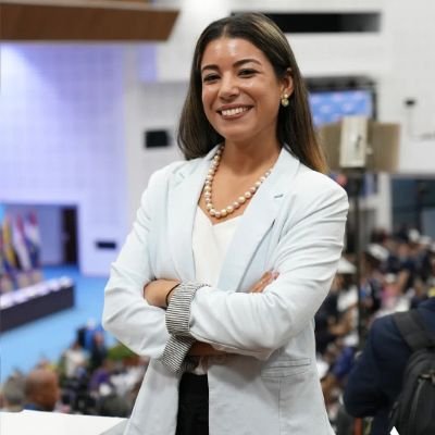 Revolucionaria, comunista, convencida de que el mundo puede ser mejor 🌎❤️ En el bando de los que aman y fundan @EmbaCuMex #DeZurdaTeam 🤝🦈