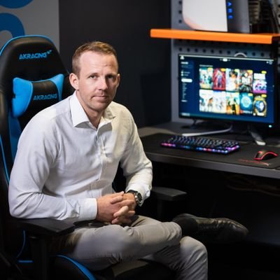 Exercise physiology and esports researcher and lecturer at Queensland University of Technology, Australia.
