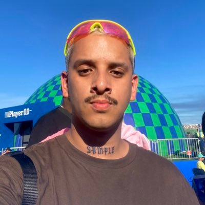 DJ, Produtor Musical e criador de piadas com conteúdos ruins.