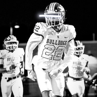 Varsity db l Summercreek high school l 4.3 gpa l class rank 251 l 180 l 6”1 l https://t.co/IBQbNR6Iwy l @nightrydas7v7