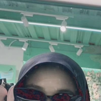 6oly1PHpxUzegKw's profile picture. cape deh