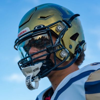 ✞ | La Salle College High School 25’ | GPA: 3.1 | LB/ATH | 6’ 205lbs | 40: 4.52 | 1st Team All-Catholic | 2nd Team All-Area | Phone: 267-905-2608 |