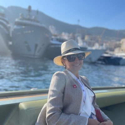 A Saudi 🇸🇦 mother of 3. Strategist|Advisor|Board Member|Coach|Founder. Proud graduate of @OxfordSBS (personal account) جذوري في مكة وأفرعي تجوب العالم 🌎