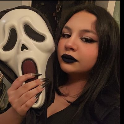 21🖤🪶🇲🇽🏳️‍🌈 🖤

Full time brat, honestly just here for the memes🩷💜💙
Horror Movie Enthusiast🖤