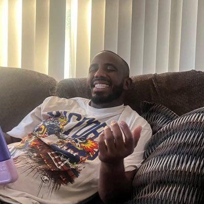 cloudsNloud's profile picture. Faked it til I made it 🇹🇹 My Kids, My Kicks, My Kush 💍 Cass #SZ10 #SellPipeSlangIron