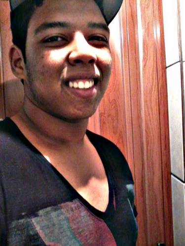 Raffael,15 anos,#virgem,baixista,guitarrista e violinista da banda #NovaGeração,poeta,compositor,ciumento,chato,companheiro.o que eu quero de vc,voc vai t de mi