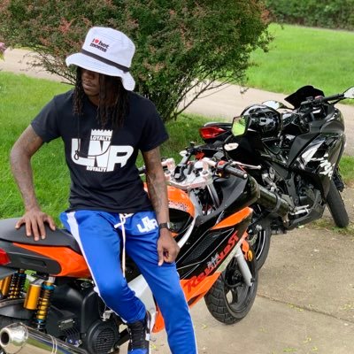 LnR Brand Owner -🤞🏾 I’m An Artiste & I’m Sensitive About My Shit. 1/3 Of #ISWIS Podcast. 1 Link To EVERYTHING… My Music Is A Vibe