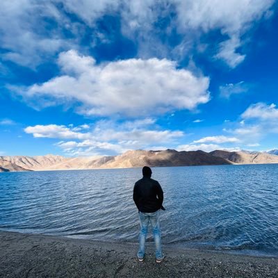 shiv7621's profile picture. SWE | Coding | Football | Daily Stuff | BARCA