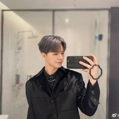 Zihao060301's profile picture. 99즈 | Half @weareoneeEXO Half @LEV_Official_ 🤍💛