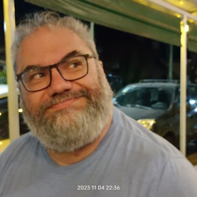 Un coso que codea.
Links: https://t.co/2thW21olVZ